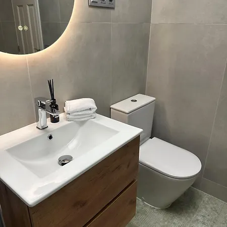Vila Spacious Victoria Heated Pool *