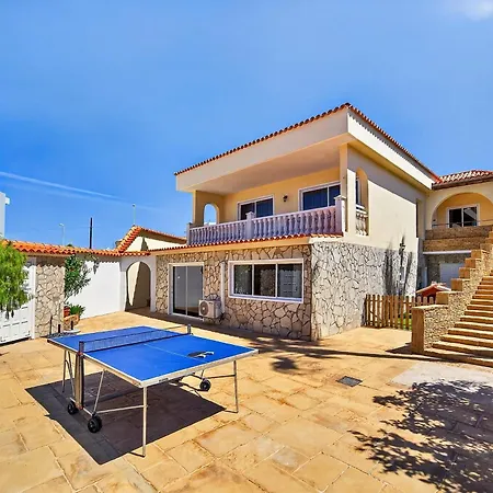 Spacious Victoria Heated Pool كالاو سالفاجي