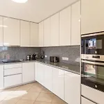Villa Spacious Victoria Heated Pool *
