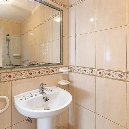 Villa Victoria With Heated Pool