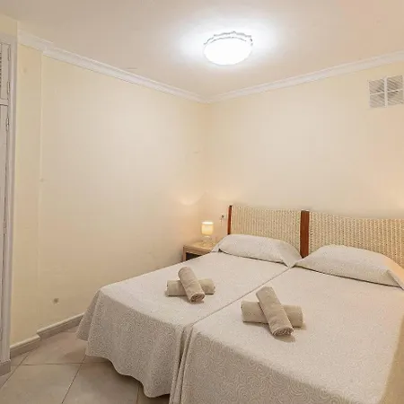 Victoria With Heated Pool Villa