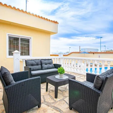 Victoria With Heated Pool