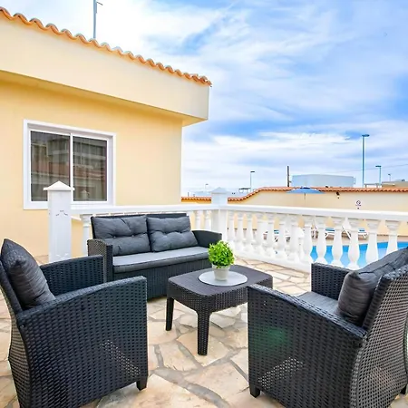 Spacious Victoria Heated Pool Villa *