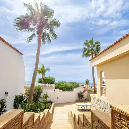 Spacious Victoria Heated Pool Villa Callao Salvaje