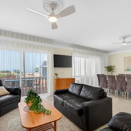别墅 Spacious Victoria Heated Pool 卡亚俄萨尔瓦赫