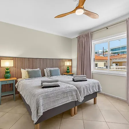 Spacious Victoria Heated Pool 卡亚俄萨尔瓦赫