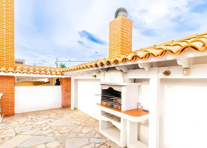 Spacious Victoria Heated Pool Callao Salvaje