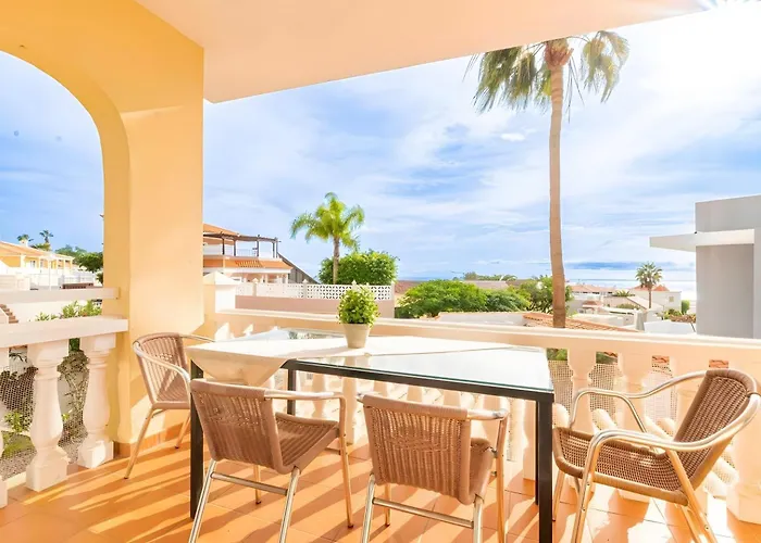 Spacious Victoria Heated Pool Callao Salvaje