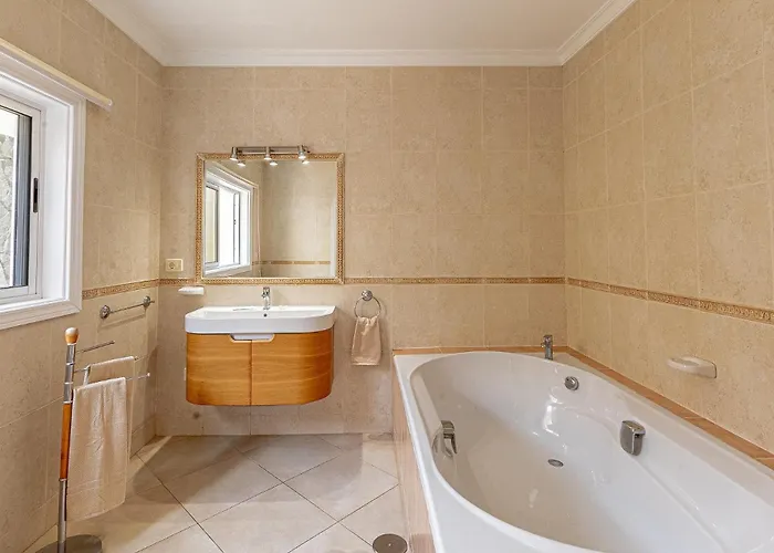 Spacious Victoria Heated Pool Callao Salvaje