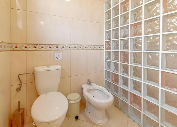 Villa Spacious Victoria Heated Pool